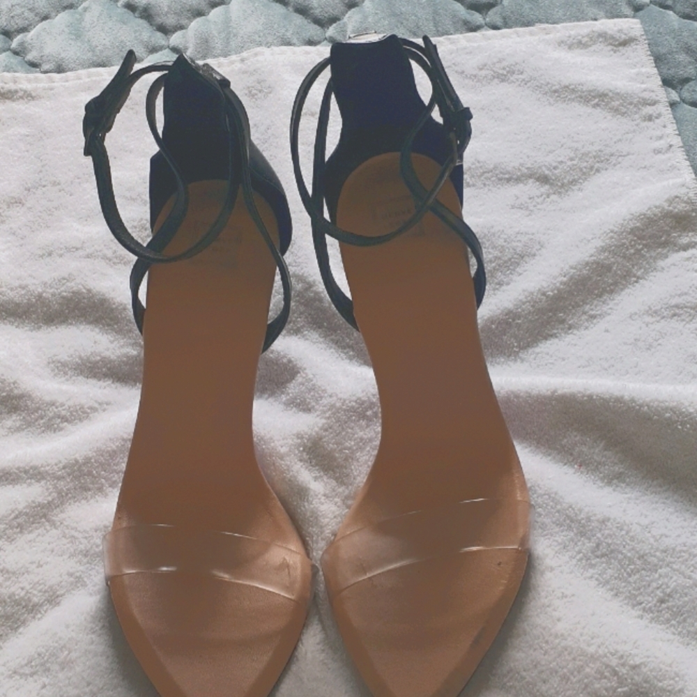 Shoes - Picture 4 of 7